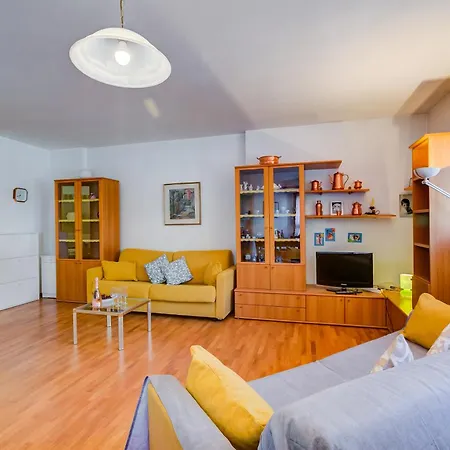 Snow White - Happy Apartment