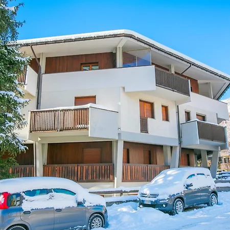 Apartment Snow White - Happy